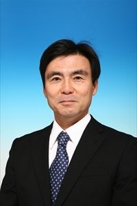 兵庫県立明石清水高等学校 校長 藤 田 浩 毅