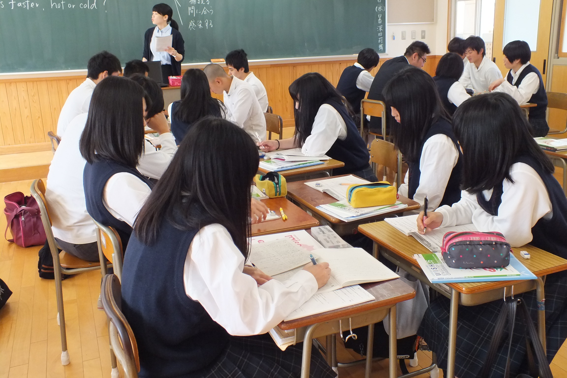 淡路高等学校画像