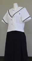 女子夏服の画像