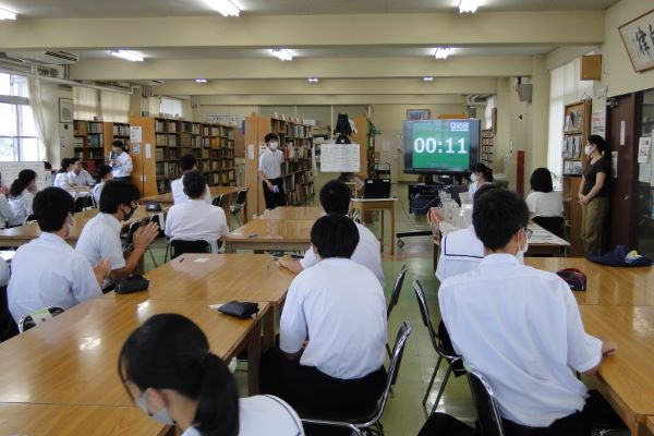 第1回　校内ビブリオバトル大会の写真