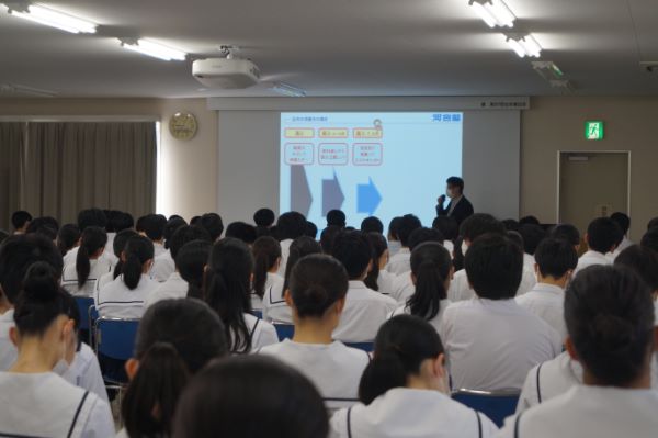 進路講演会（3年次）の写真