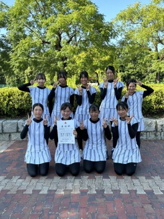 2024年度女子硬式テニスの写真