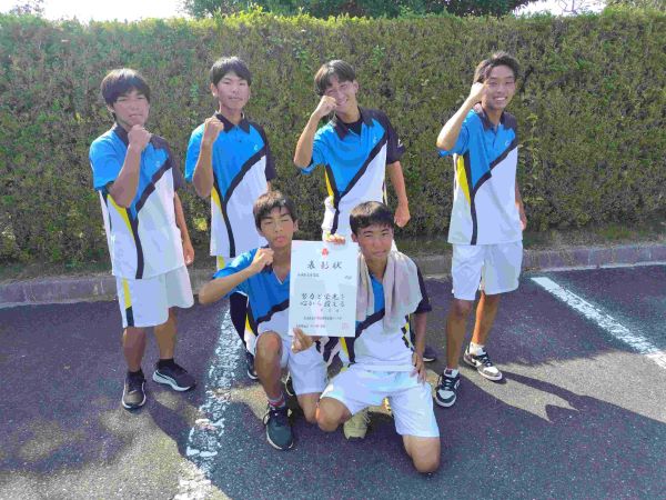 2025年度男子硬式テニスの写真