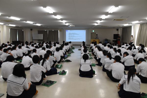 進路講演会（1年次）の写真