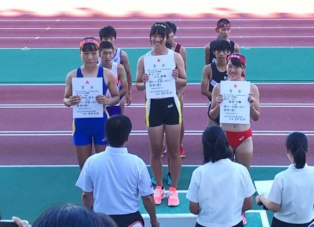 星陵高校 陸上競技部 18 News 女子第35回 男子第73回兵庫県高等学校駅伝競走大会 11月4日 日 篠山市大正ロマン館 松ヶ鼻 篠山鳳鳴高校グラウンドの高校駅伝コースにて県高校駅伝が開催されました 前日は日差し強く暑さすら感じました 星陵高校 陸上競技部 18 News 女子第35回 男子第73回兵庫県高等学校駅伝競走大会 11月4日 日 篠山市大正ロマン館 松ヶ鼻 篠山鳳鳴高校グラウンドの高校駅伝コースにて県高校駅伝が開催されました 前日は日差し強く暑さすら感じました