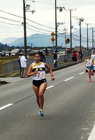 星陵高校 陸上競技部 18 News 女子第35回 男子第73回兵庫県高等学校駅伝競走大会 11月４日 日 篠山市大正ロマン館 松ヶ鼻 篠山鳳鳴高校グラウンドの高校駅伝コースにて県高校駅伝が開催されました 前日は日差し強く暑さすら感じました