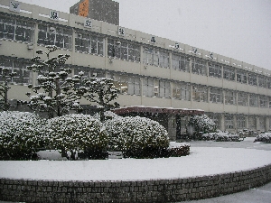 雪の校舎